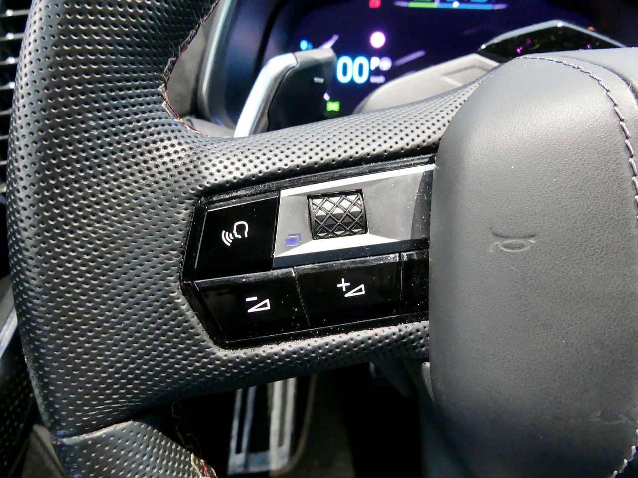 Foto DS Automobiles DS 7 14