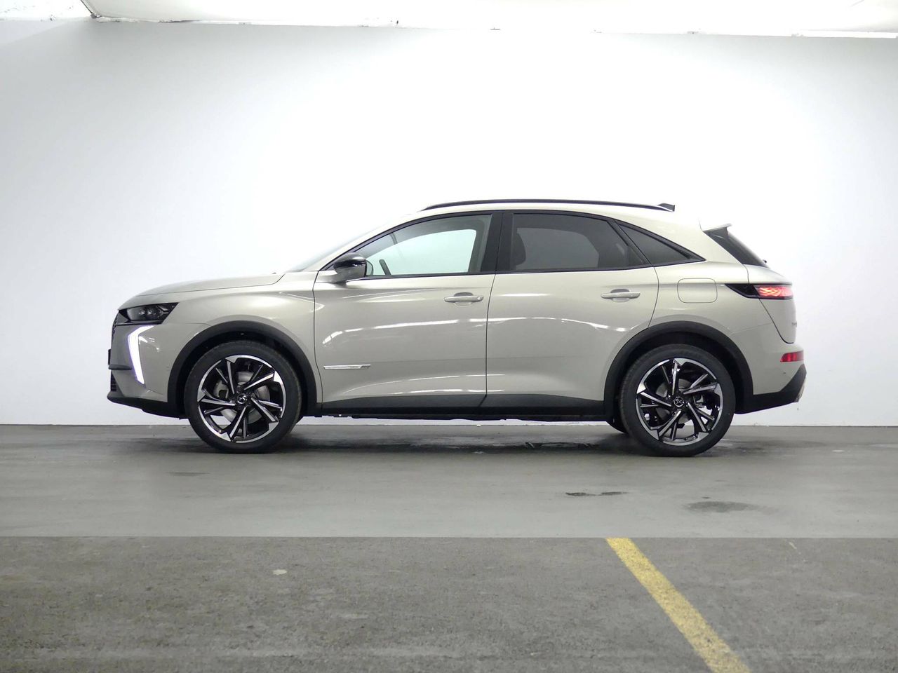 Foto DS Automobiles DS 7 6