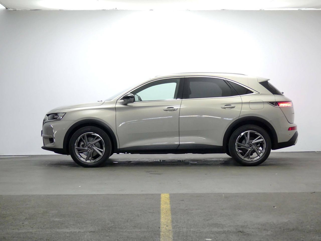 Foto DS Automobiles DS 7 6