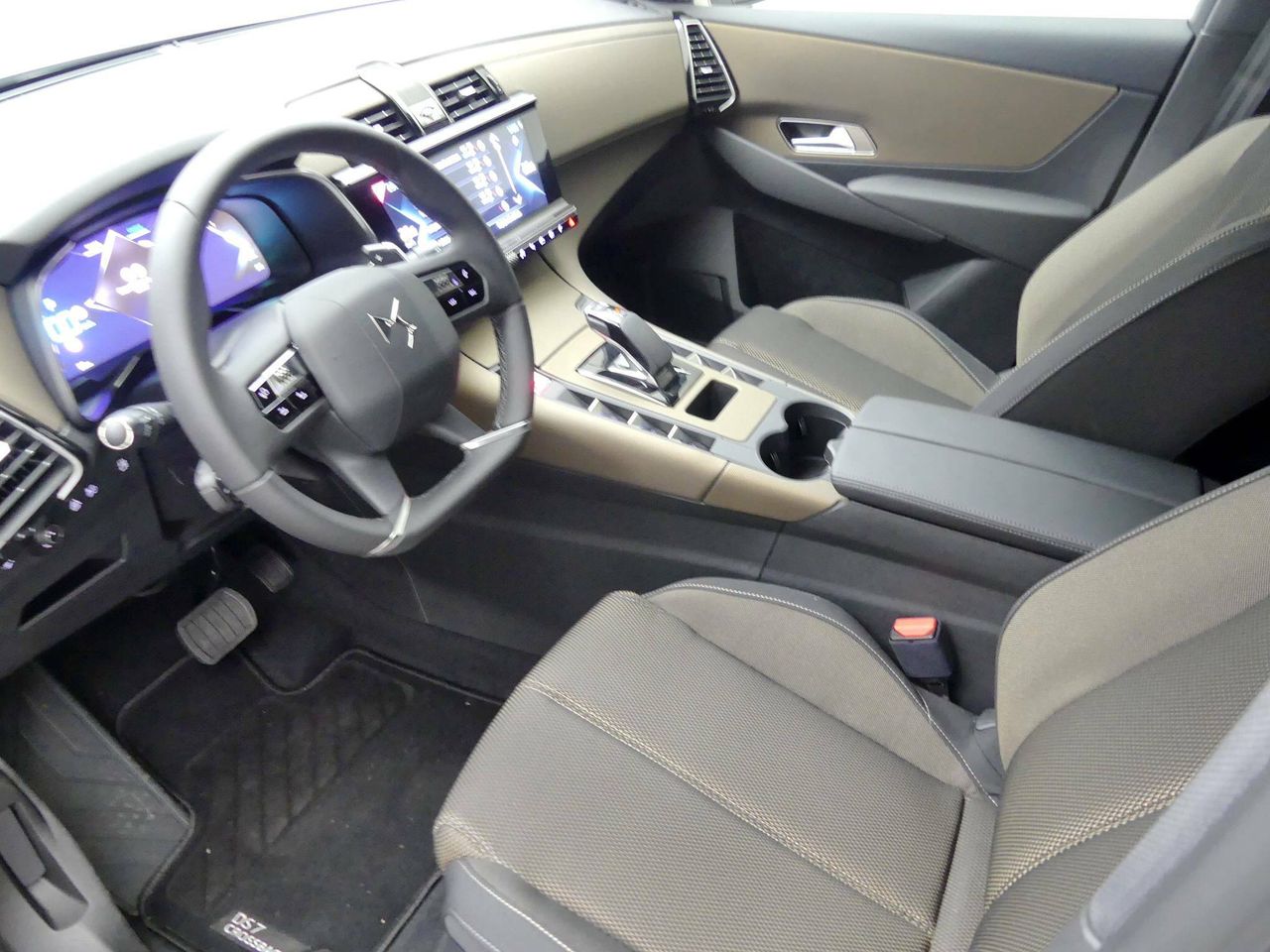 Foto DS Automobiles DS 7 15
