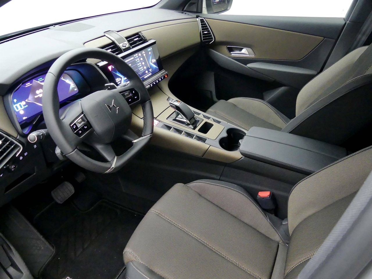 Foto DS Automobiles DS 7 16