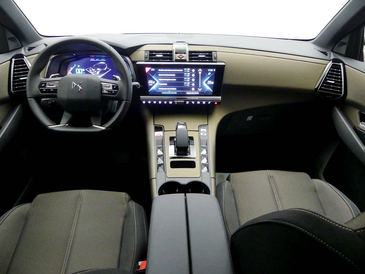 Foto DS Automobiles DS 7 17