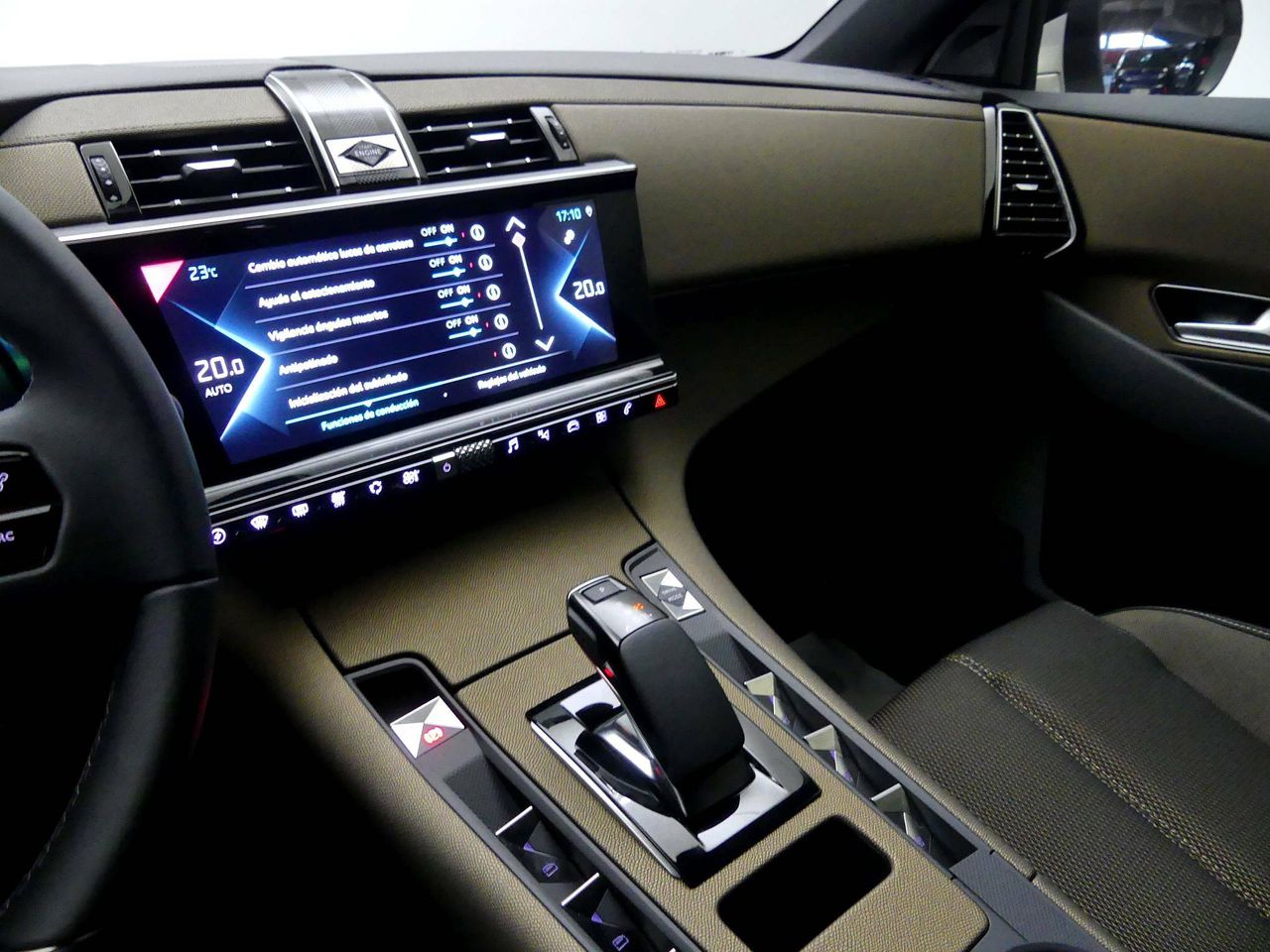 Foto DS Automobiles DS 7 22
