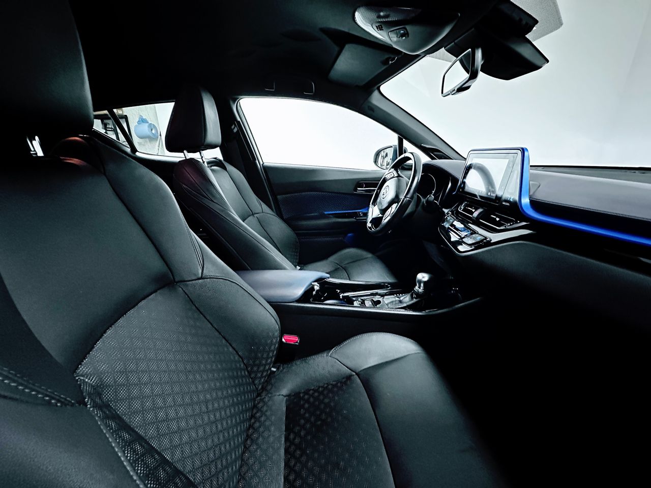 Foto Toyota C-HR 23