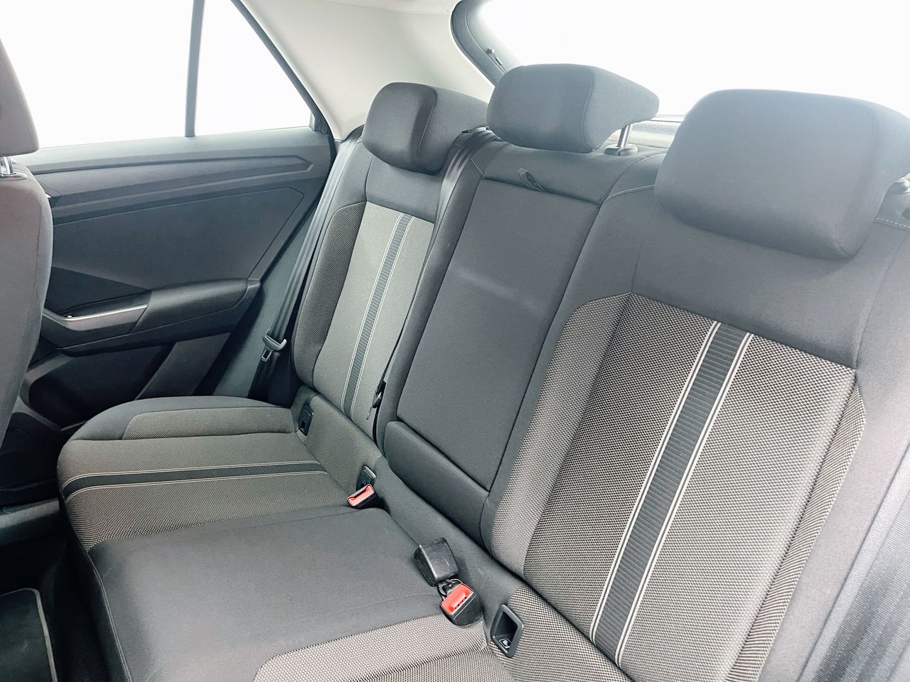 Foto Volkswagen T-Roc 13