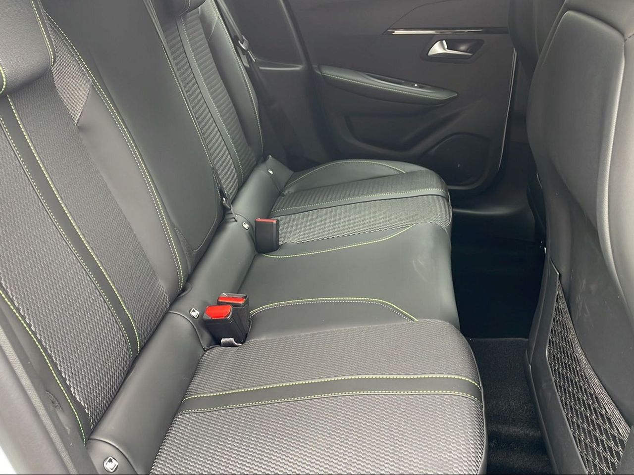 Foto Peugeot 208 12
