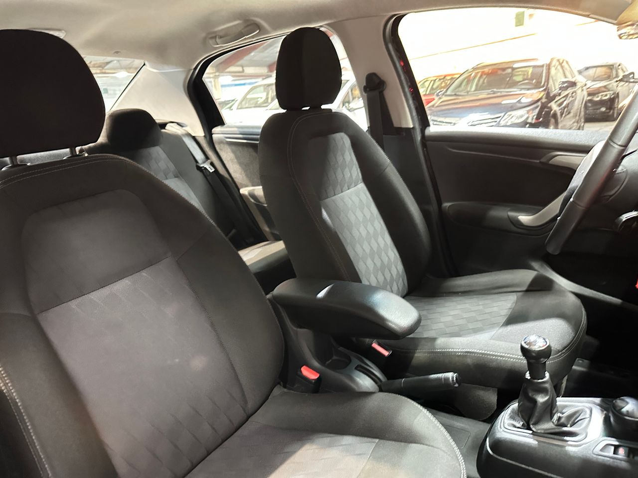 Foto Citroën C-Elysèe 8