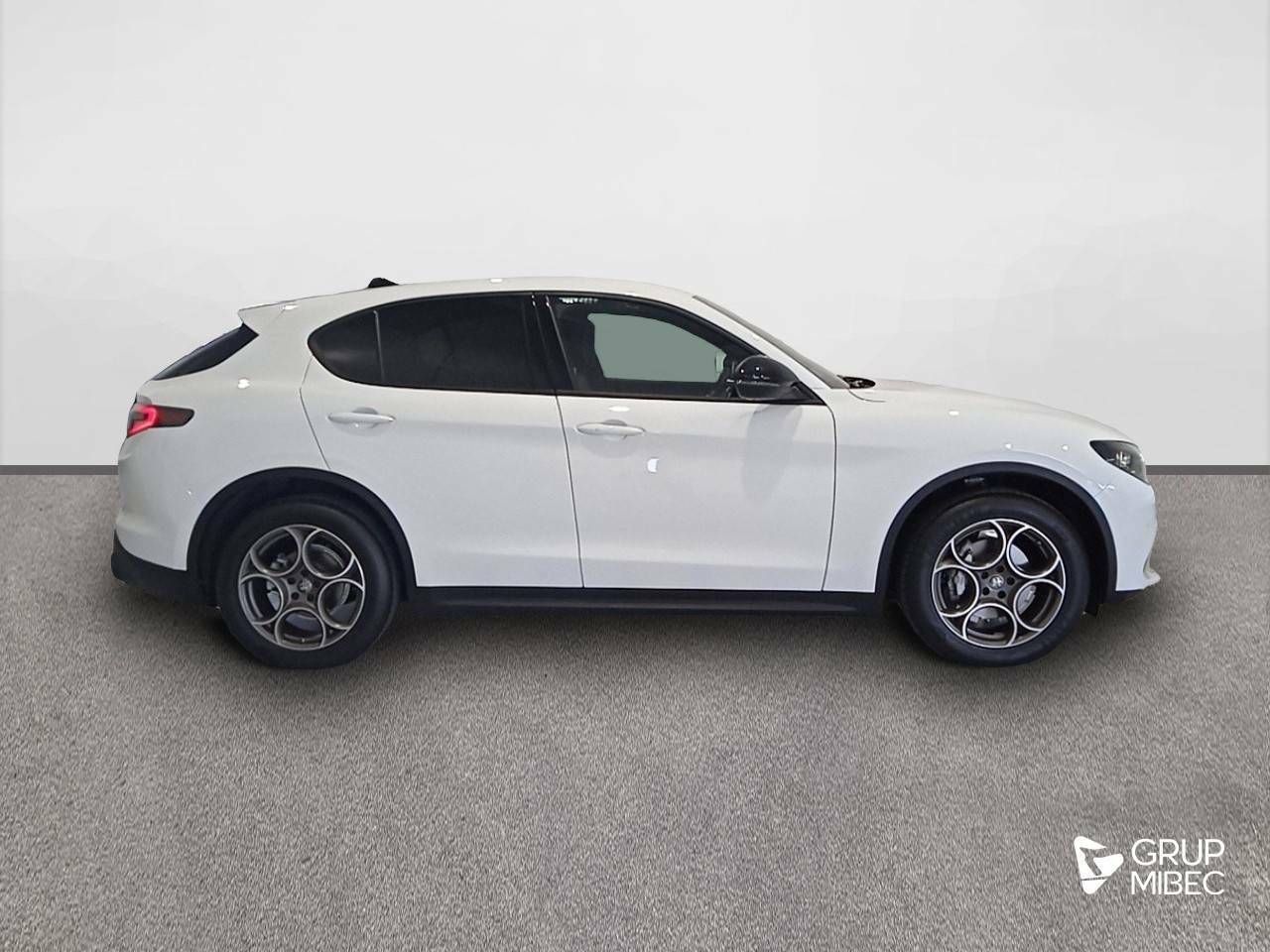 Foto Alfa Romeo Stelvio 4