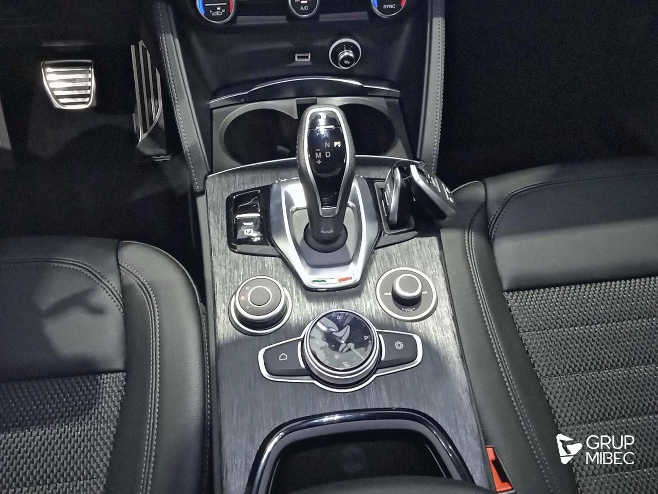Foto Alfa Romeo Stelvio 18