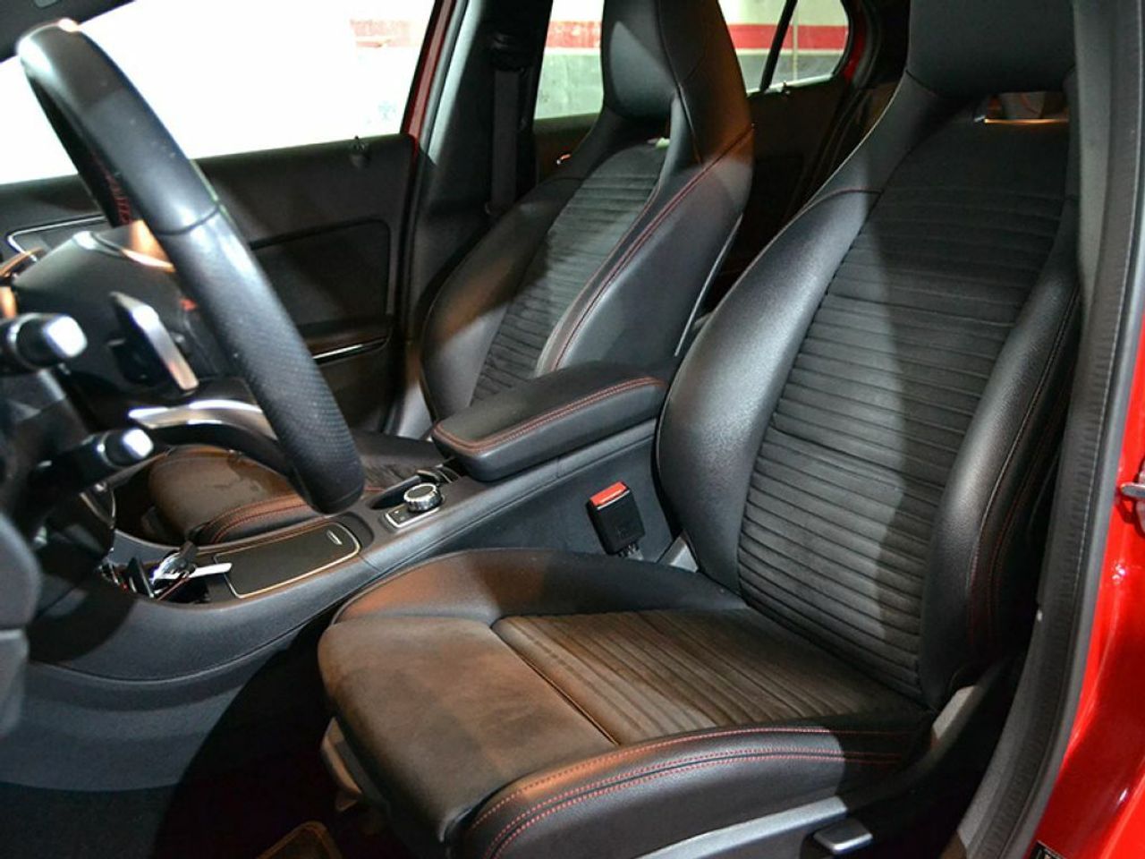 Foto Mercedes-Benz Clase GLA 13