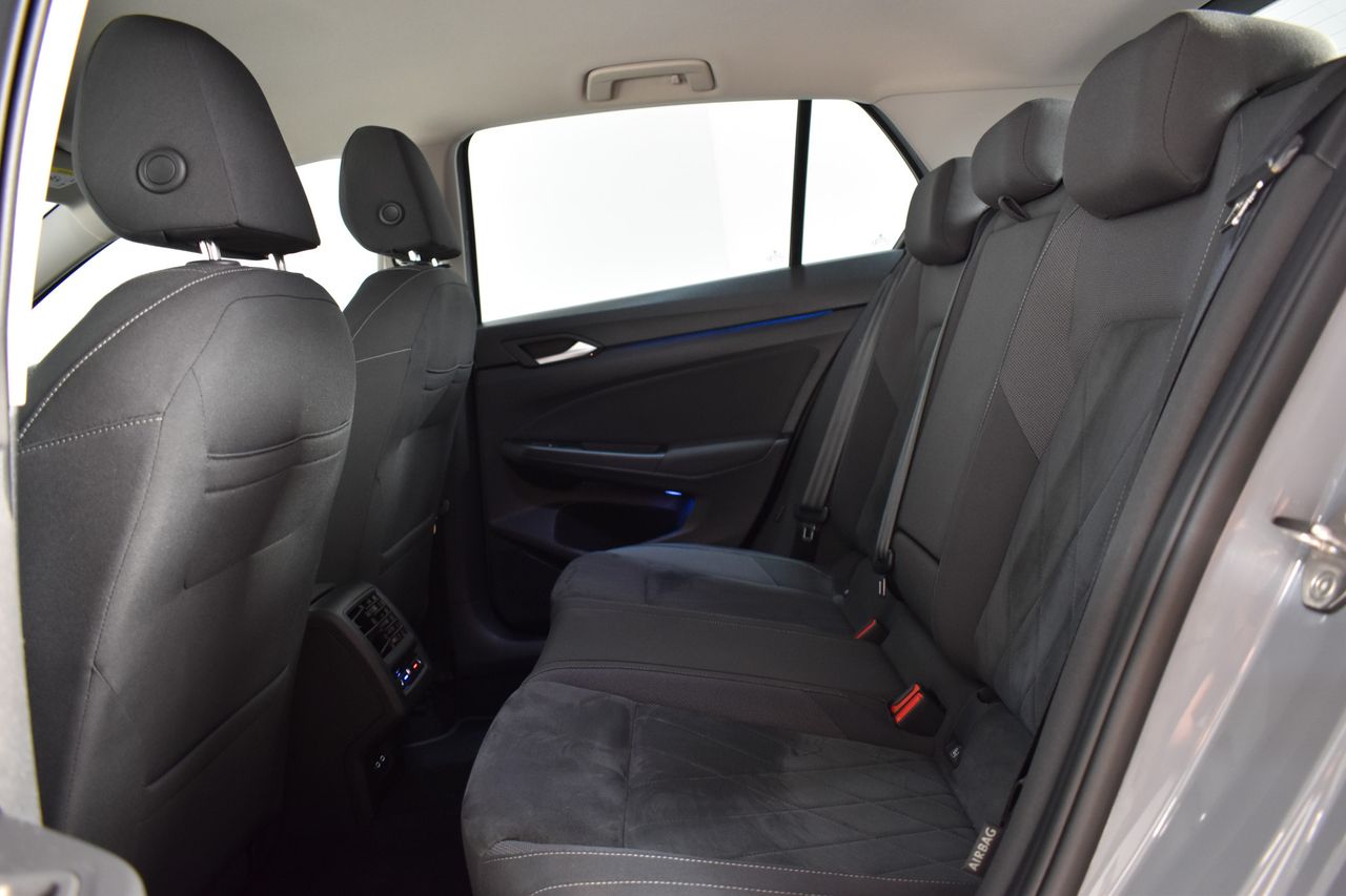 Foto Volkswagen Golf 31