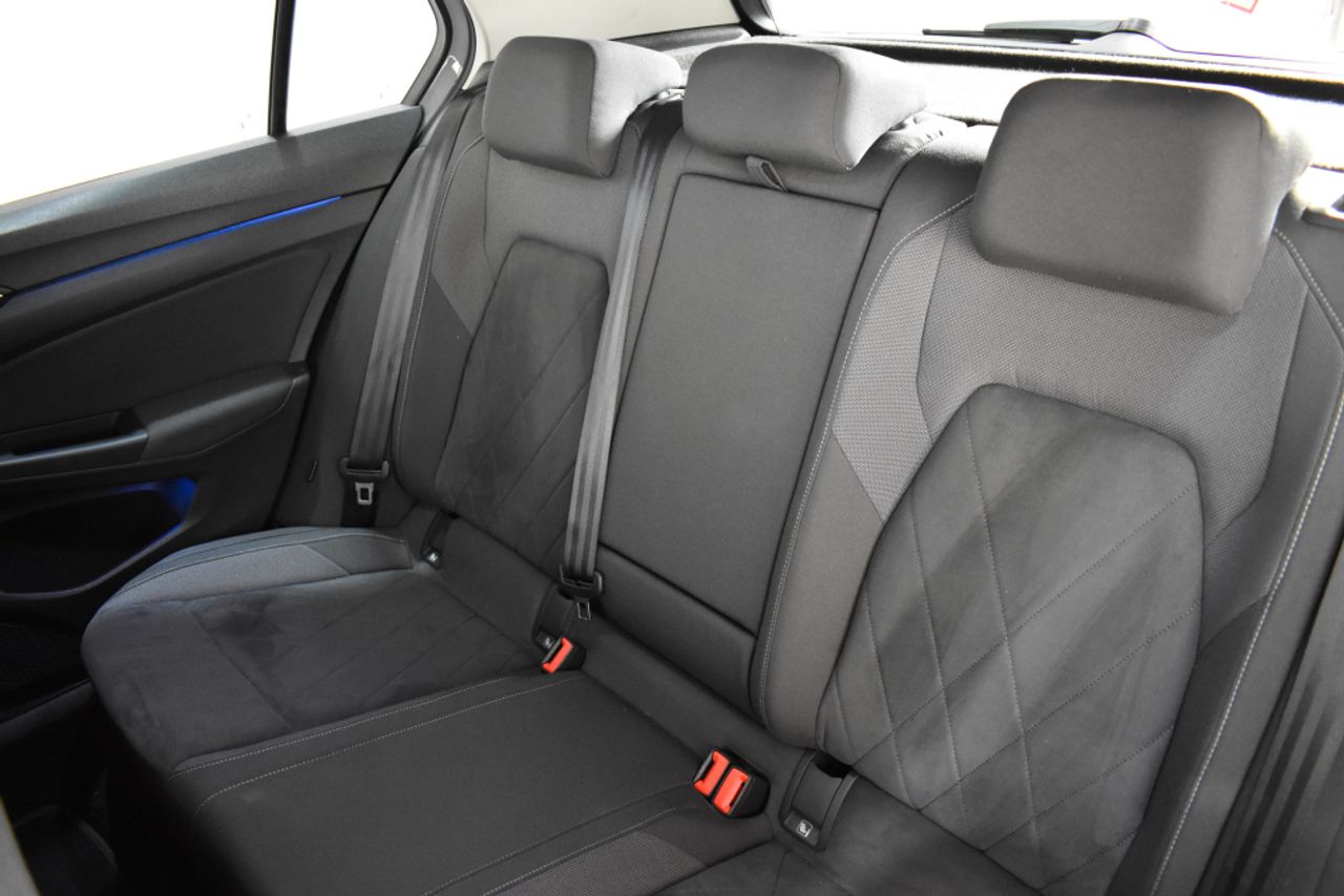 Foto Volkswagen Golf 32