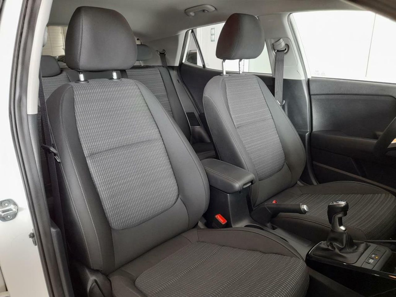 Foto Kia Stonic 10