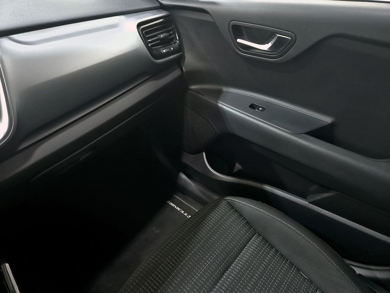 Foto Kia Stonic 28