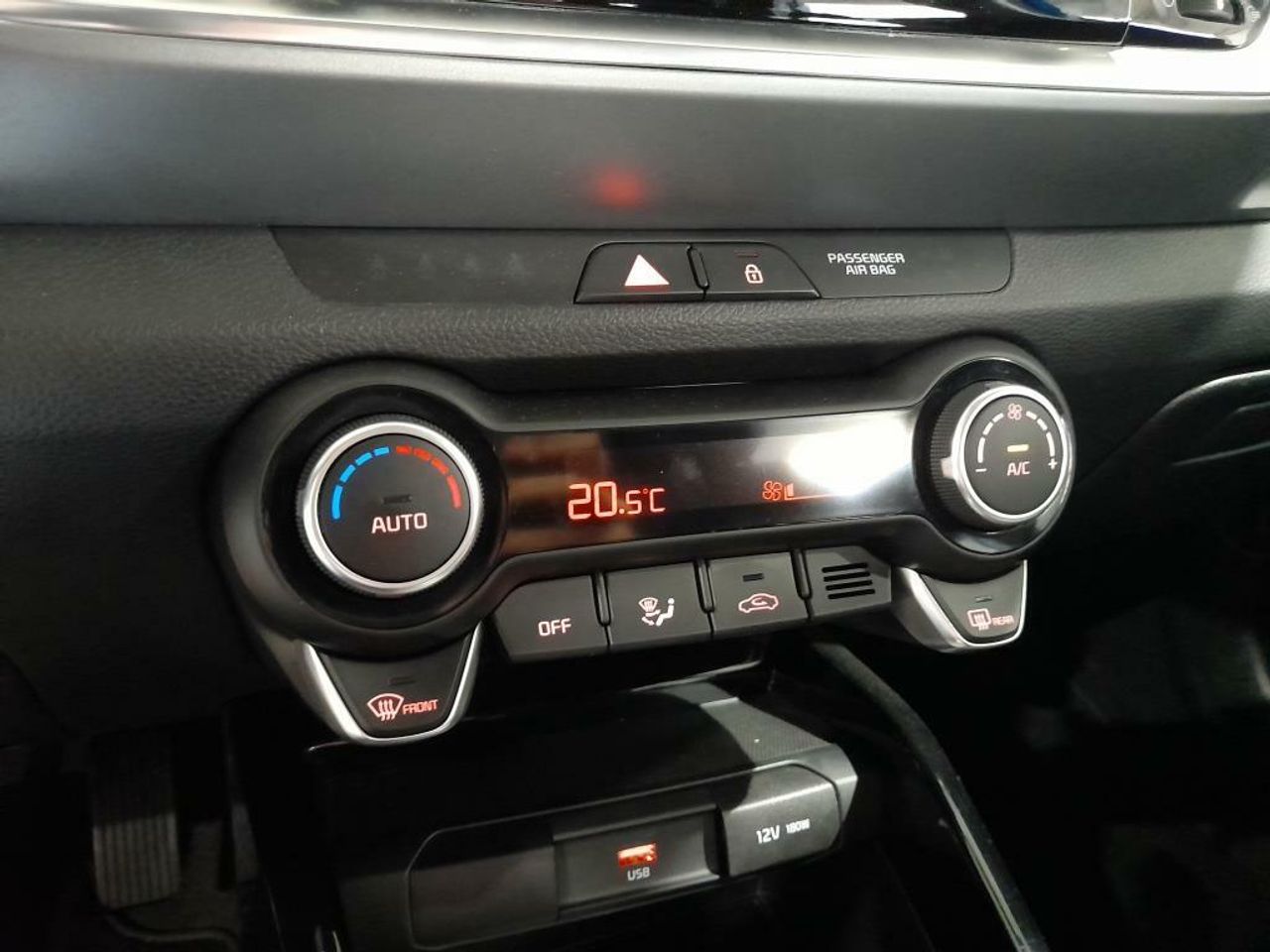Foto Kia Stonic 21