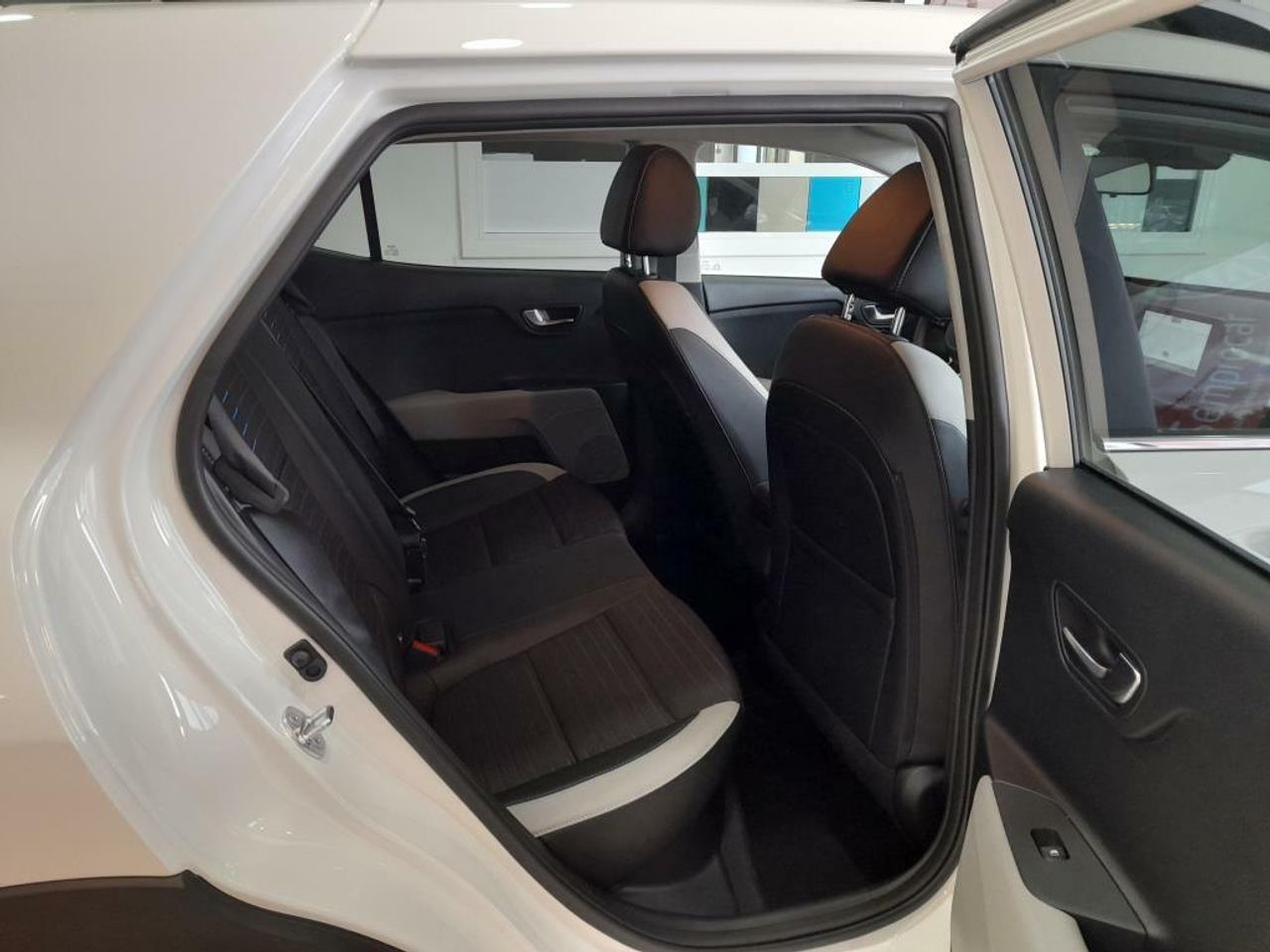 Foto Kia Stonic 13