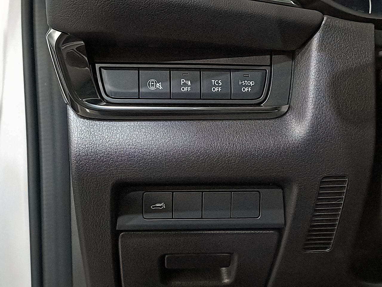 Foto Mazda CX-30 13