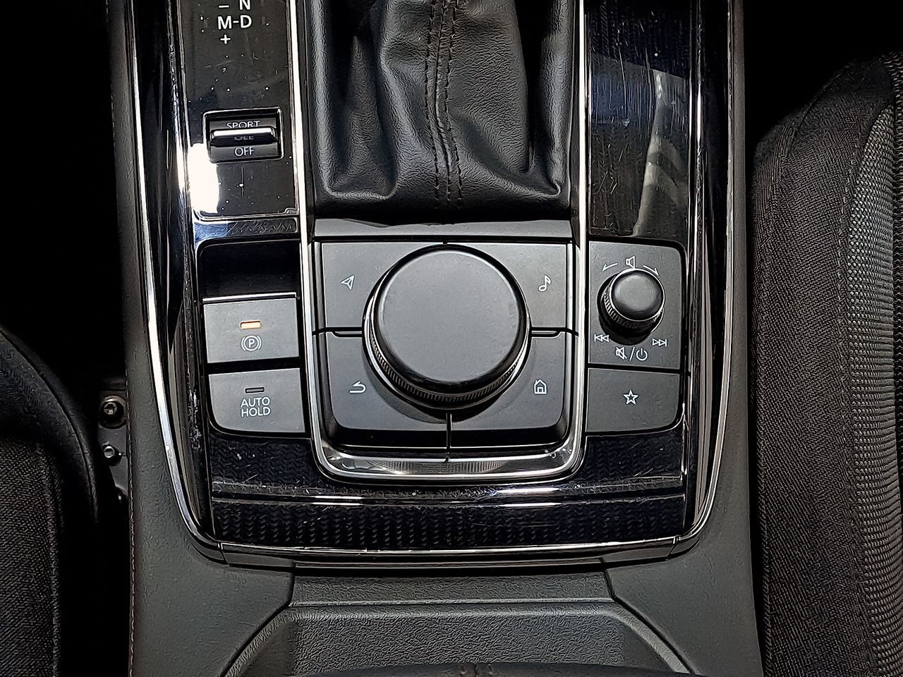 Foto Mazda CX-30 31