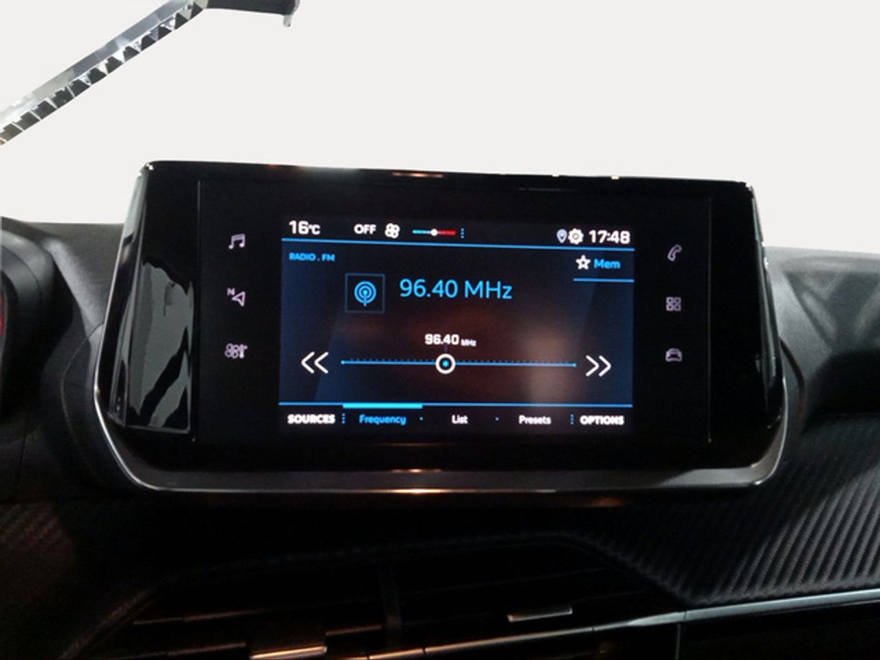 Foto Peugeot 208 12