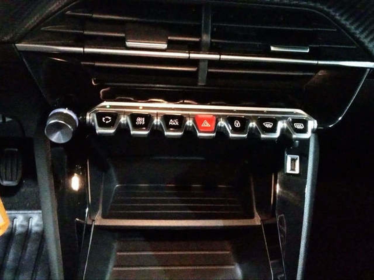 Foto Peugeot 208 17