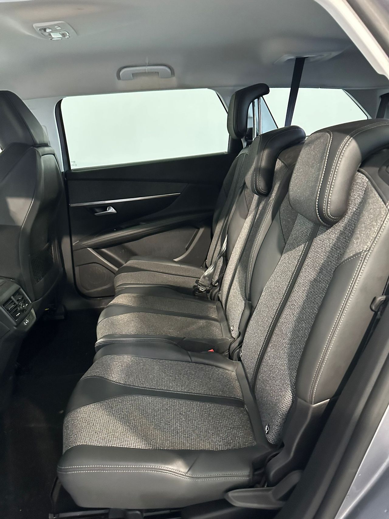 Foto Peugeot 5008 12