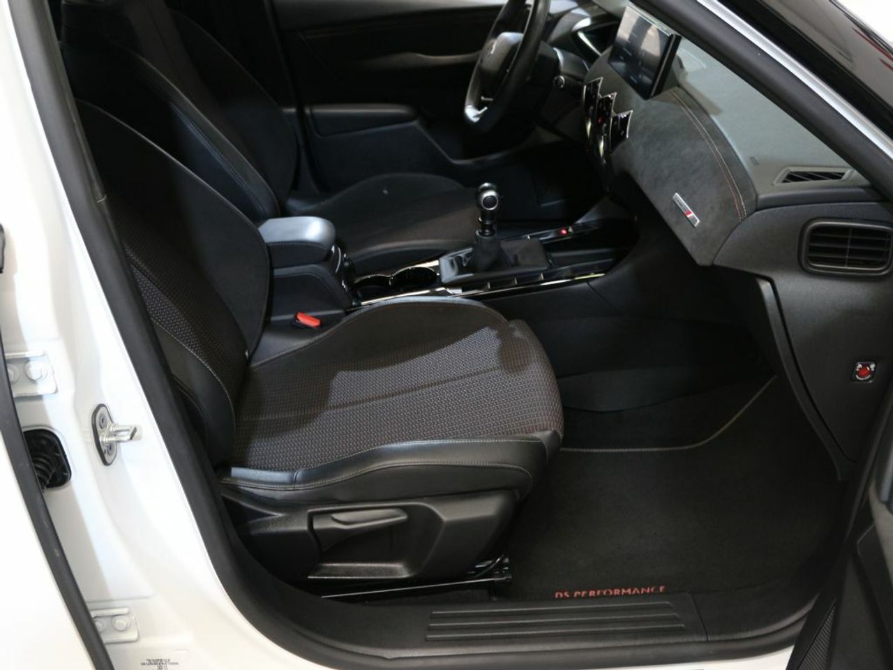 Foto DS Automobiles DS 3 12