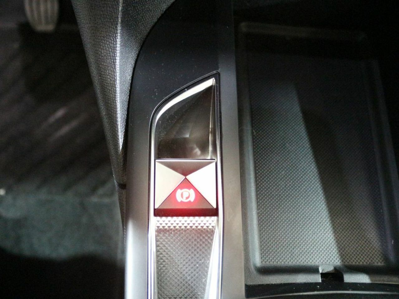 Foto DS Automobiles DS 3 23