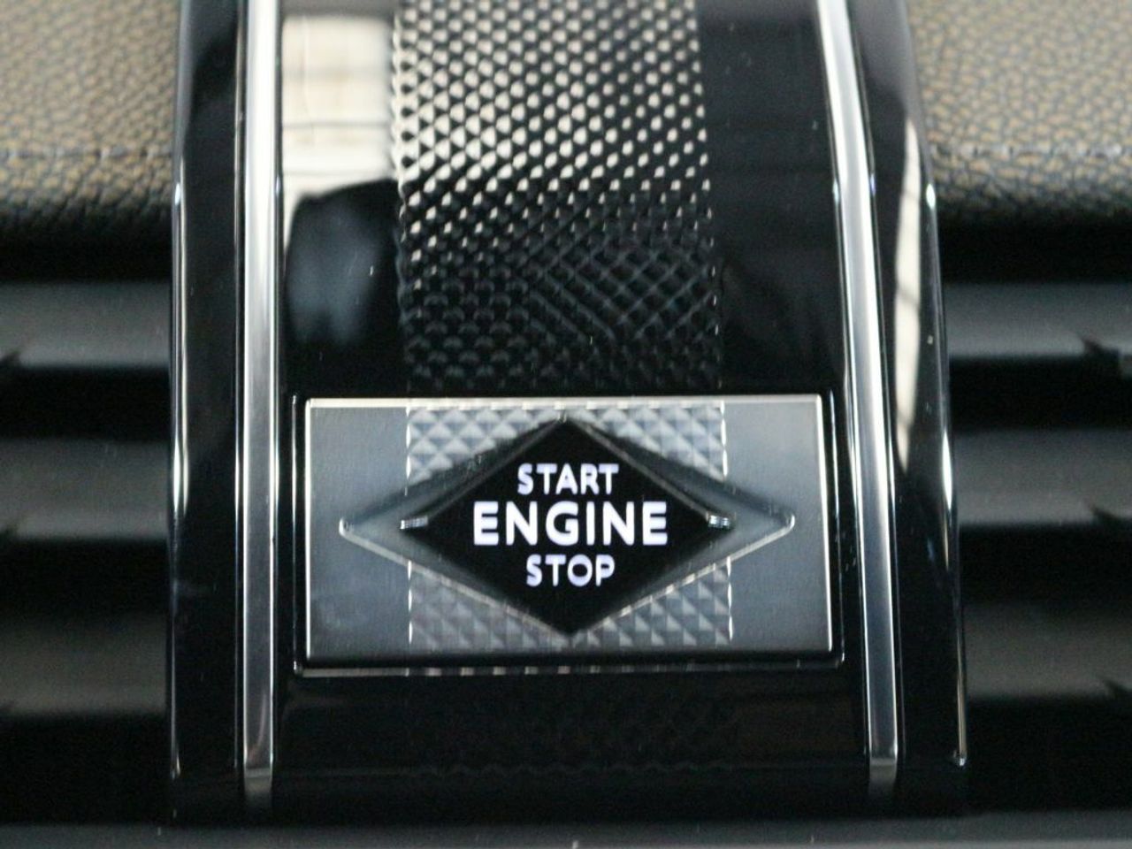 Foto DS Automobiles DS 7 23