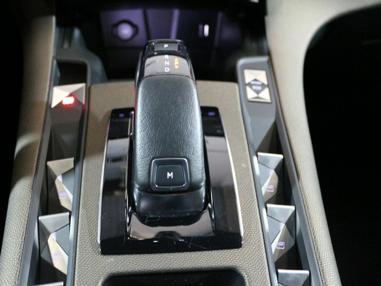 Foto DS Automobiles DS 7 30