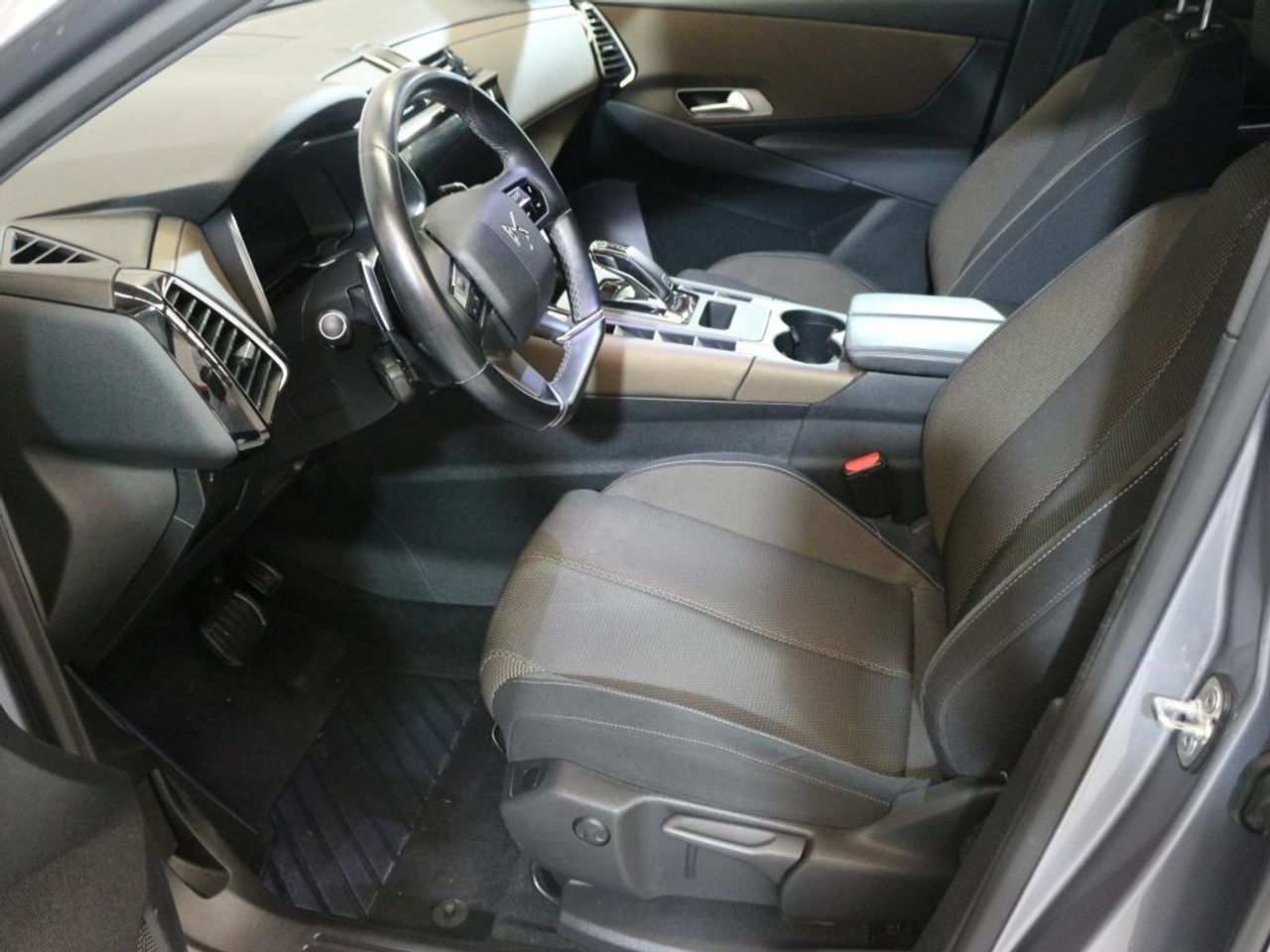 Foto DS Automobiles DS 7 11