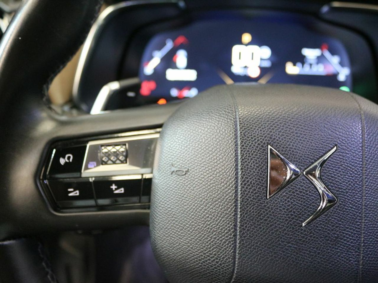 Foto DS Automobiles DS 7 18