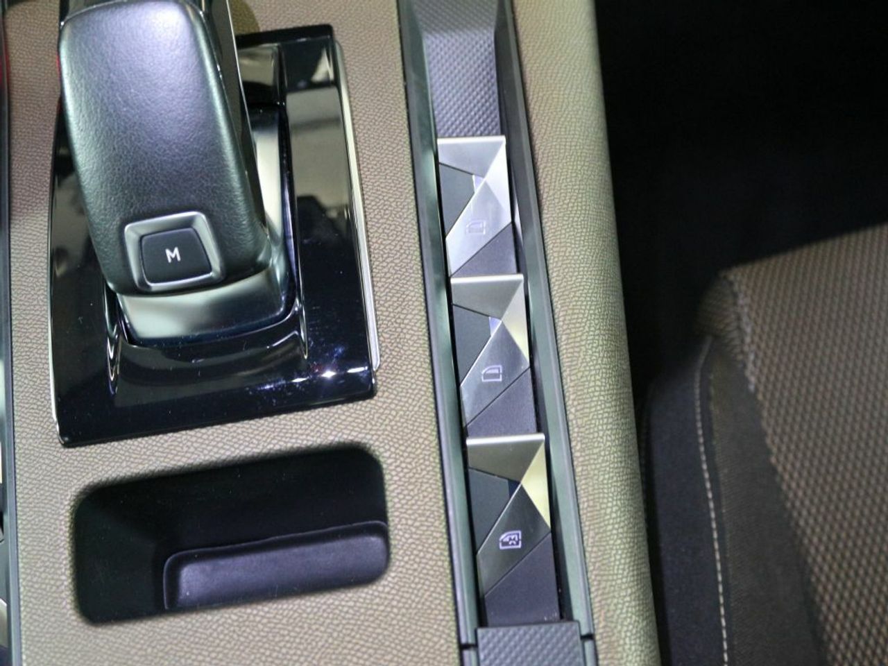 Foto DS Automobiles DS 7 30