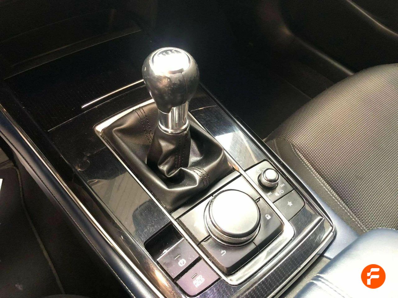 Foto Mazda CX-30 18