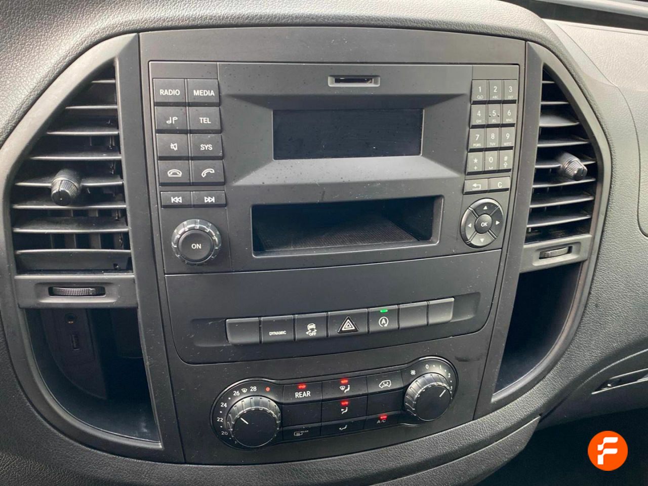 Foto Mercedes-Benz Vito 14