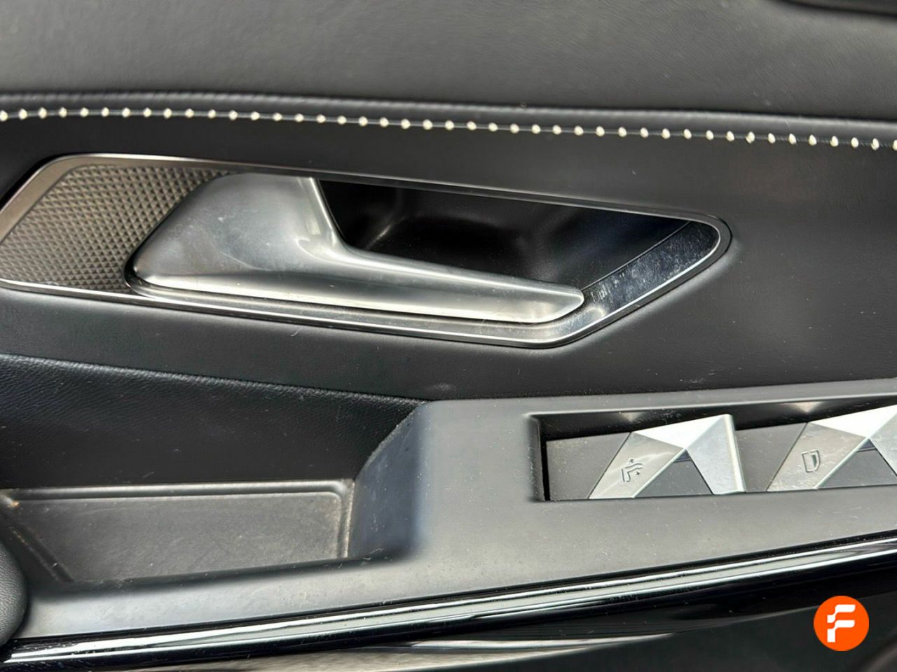Foto DS Automobiles DS 7 25