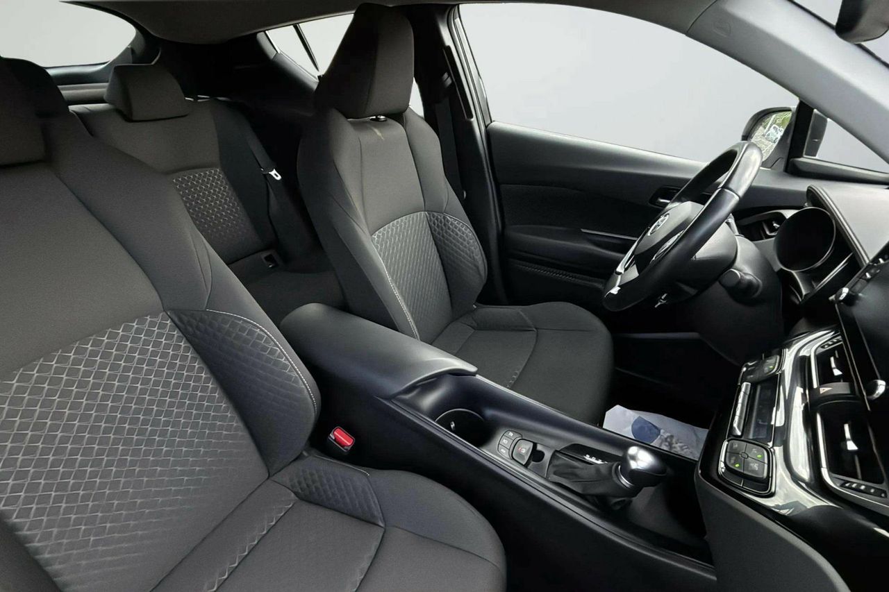 Foto Toyota C-HR 19