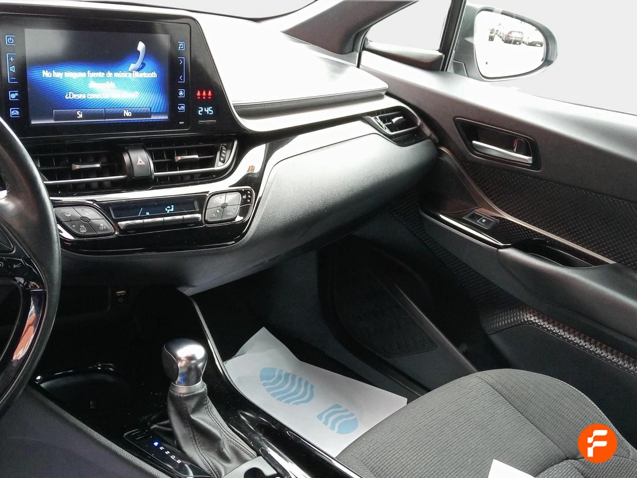 Foto Toyota C-HR 11