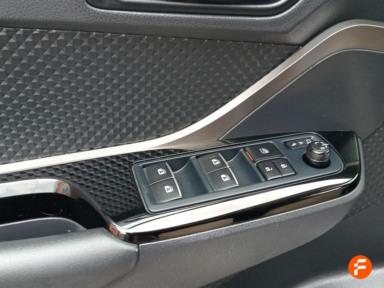 Foto Toyota C-HR 25