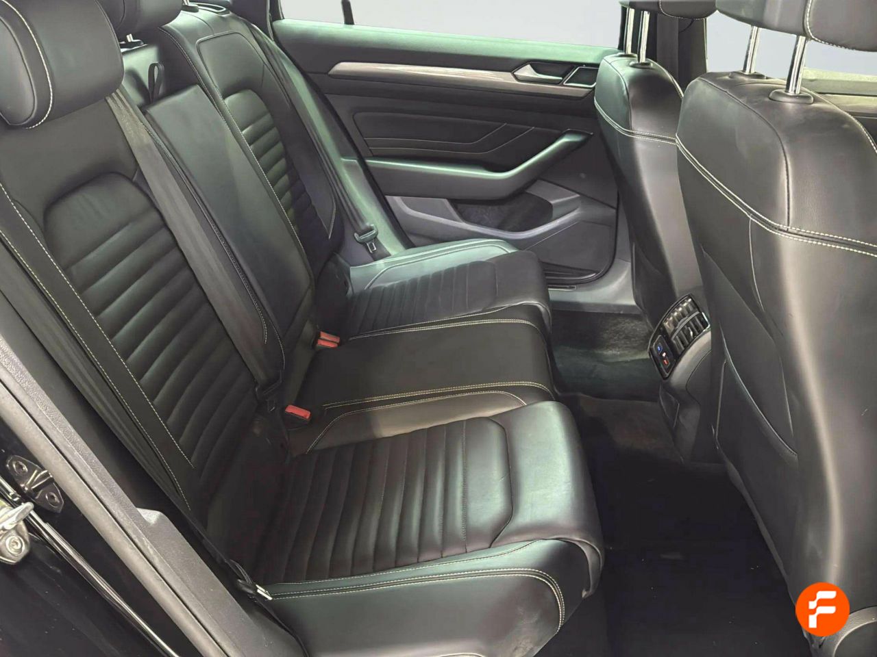 Foto Volkswagen Passat 16