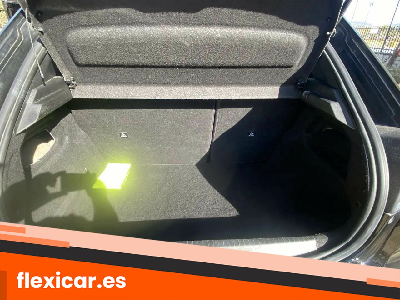 Foto Peugeot 208 23