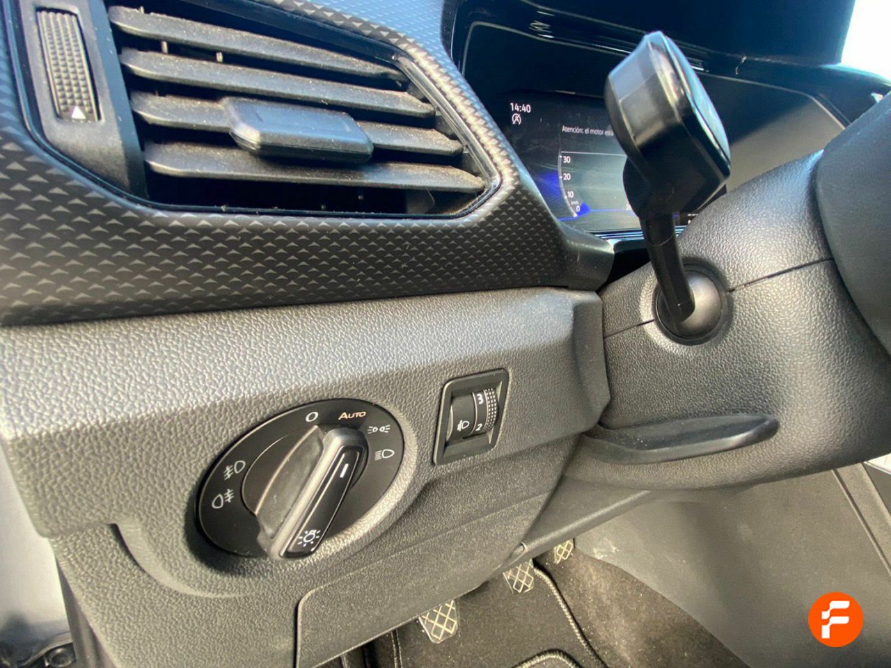 Foto Volkswagen T-Cross 14