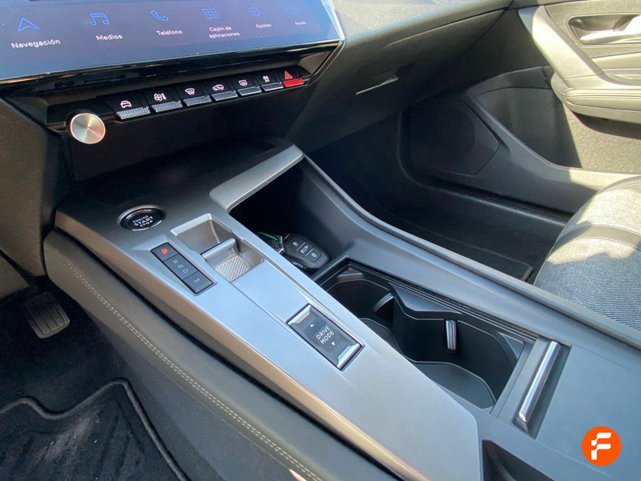 Foto Peugeot 408 15