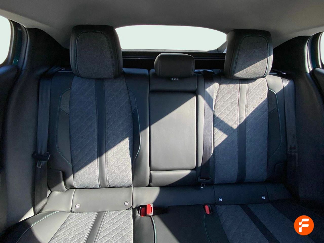 Foto Peugeot 408 19