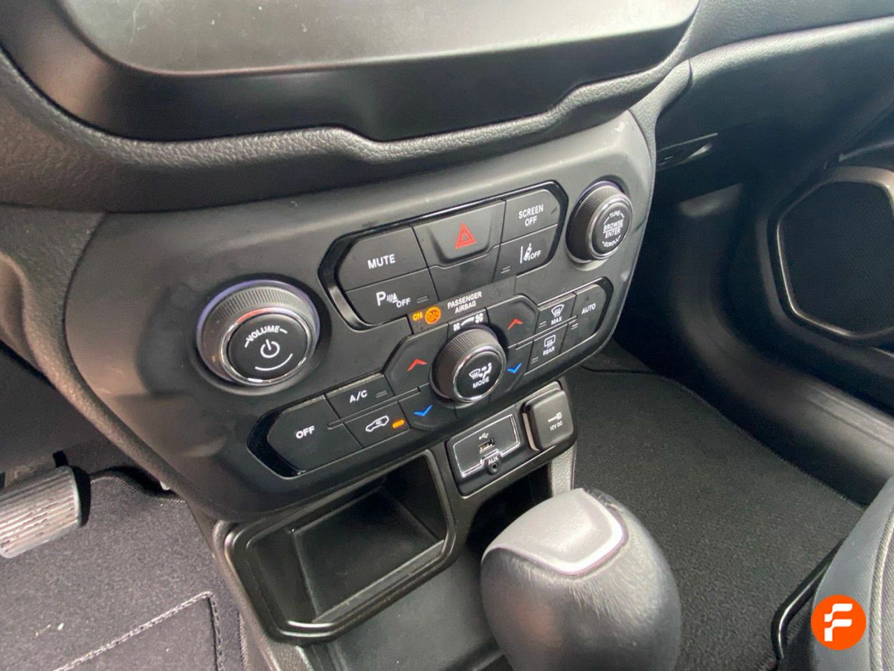 Foto Jeep Renegade 15