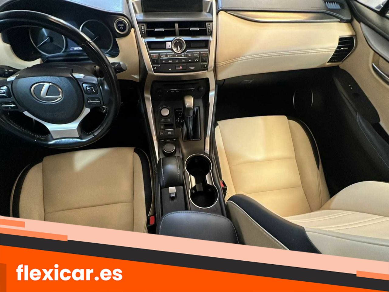 Foto Lexus NX 10