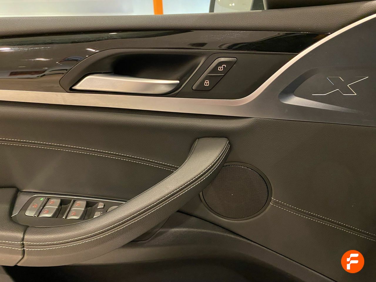 Foto BMW X4 10