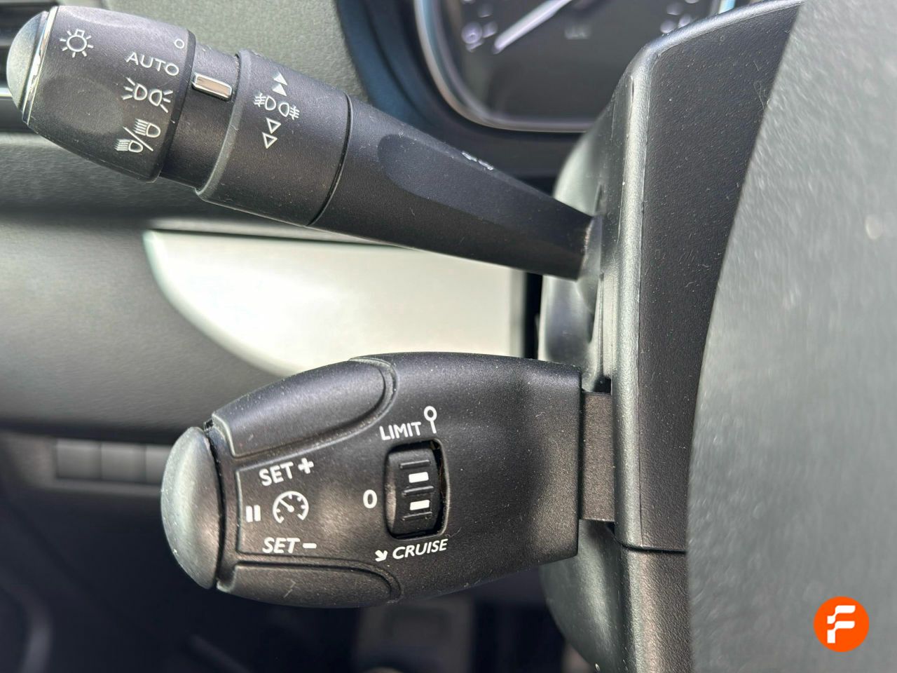 Foto Peugeot Traveller 12