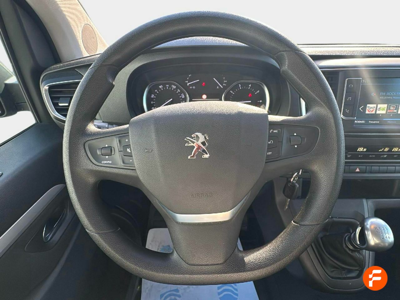 Foto Peugeot Traveller 16