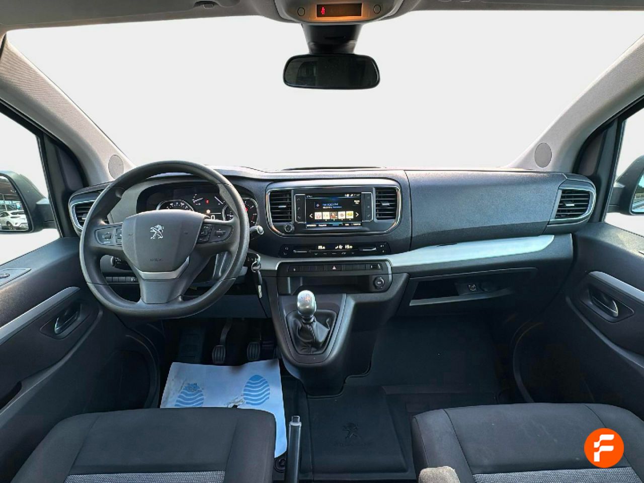 Foto Peugeot Traveller 18