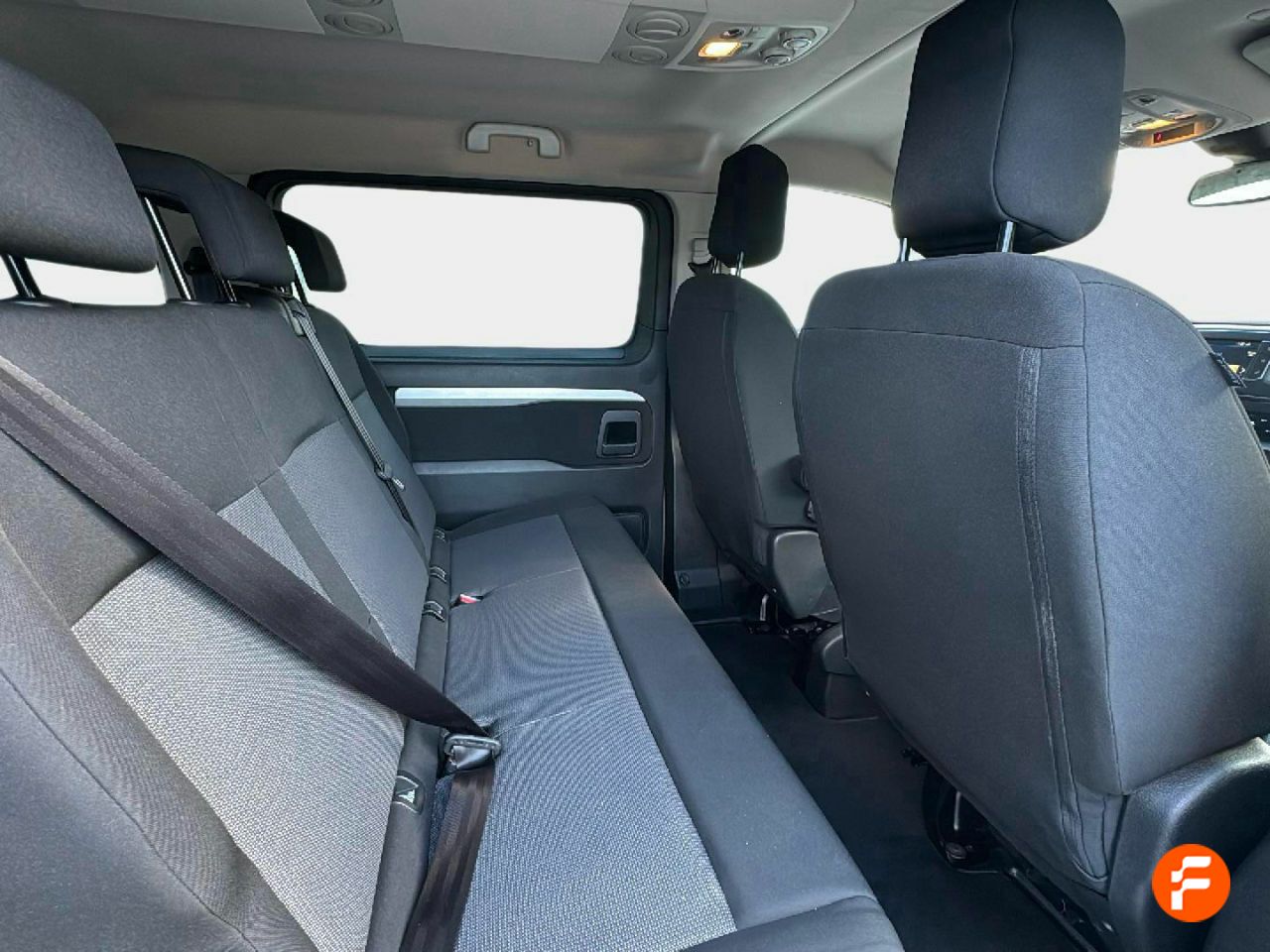 Foto Peugeot Traveller 20